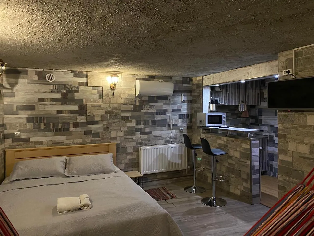 Cozy Basement location